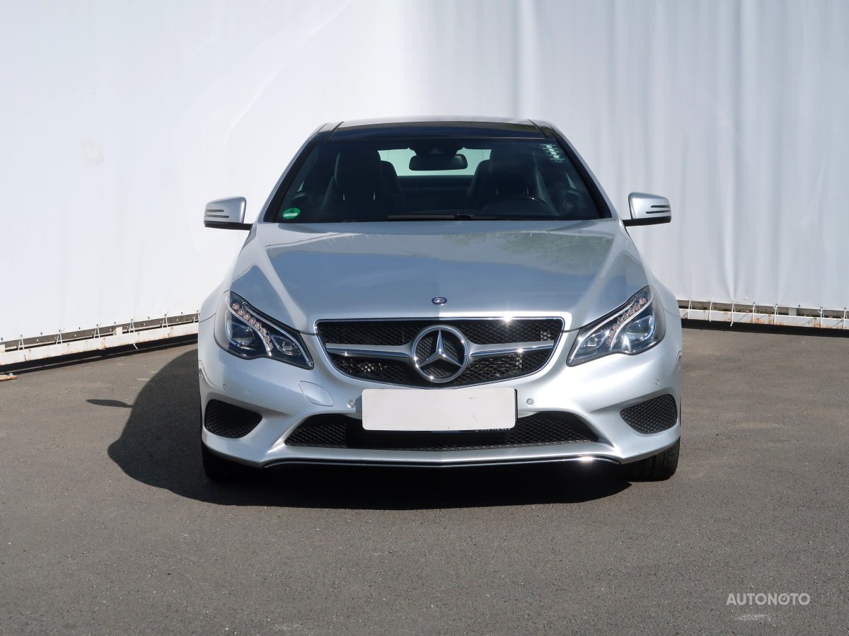 Mercedes-Benz E, 2017 - pohled č. 2