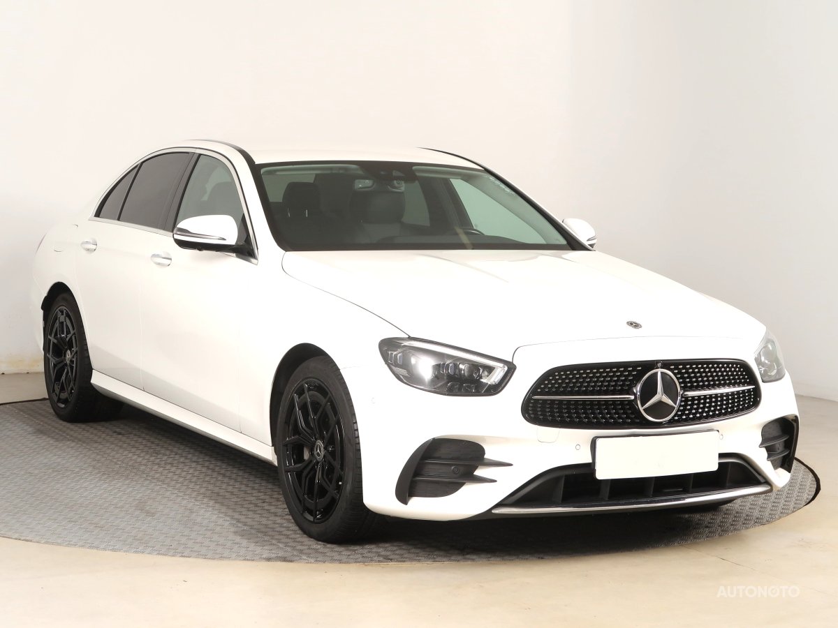 Mercedes-Benz E, 2021 - celkový pohled