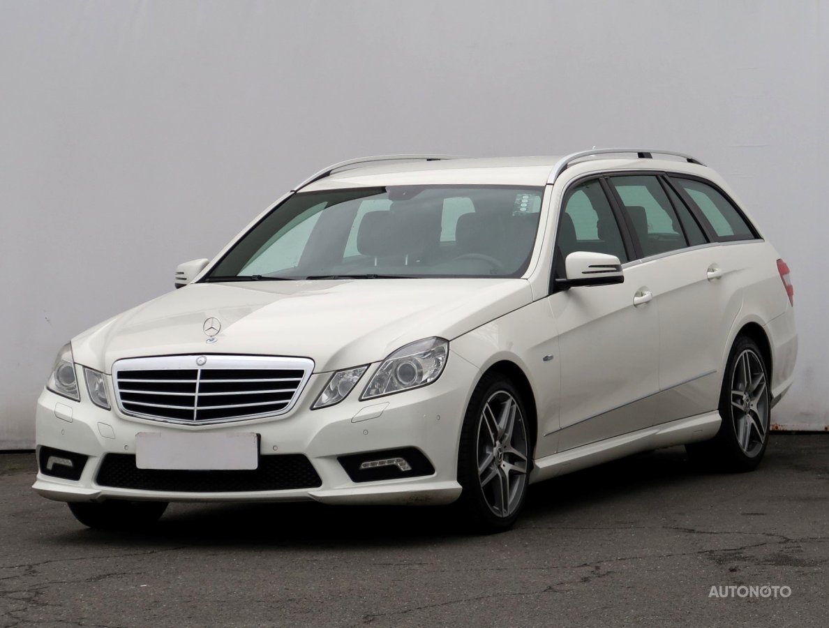 Mercedes-Benz E, 2010 - pohled č. 3
