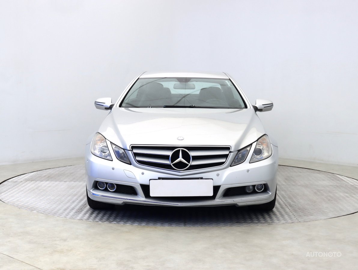 Mercedes-Benz E, 2009 - pohled č. 2