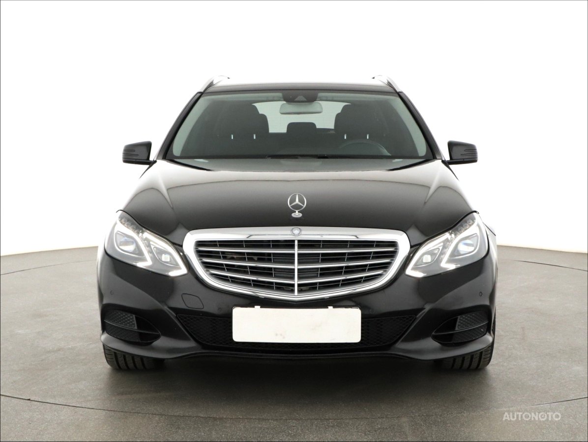 Mercedes-Benz E, 2014 - pohled č. 2