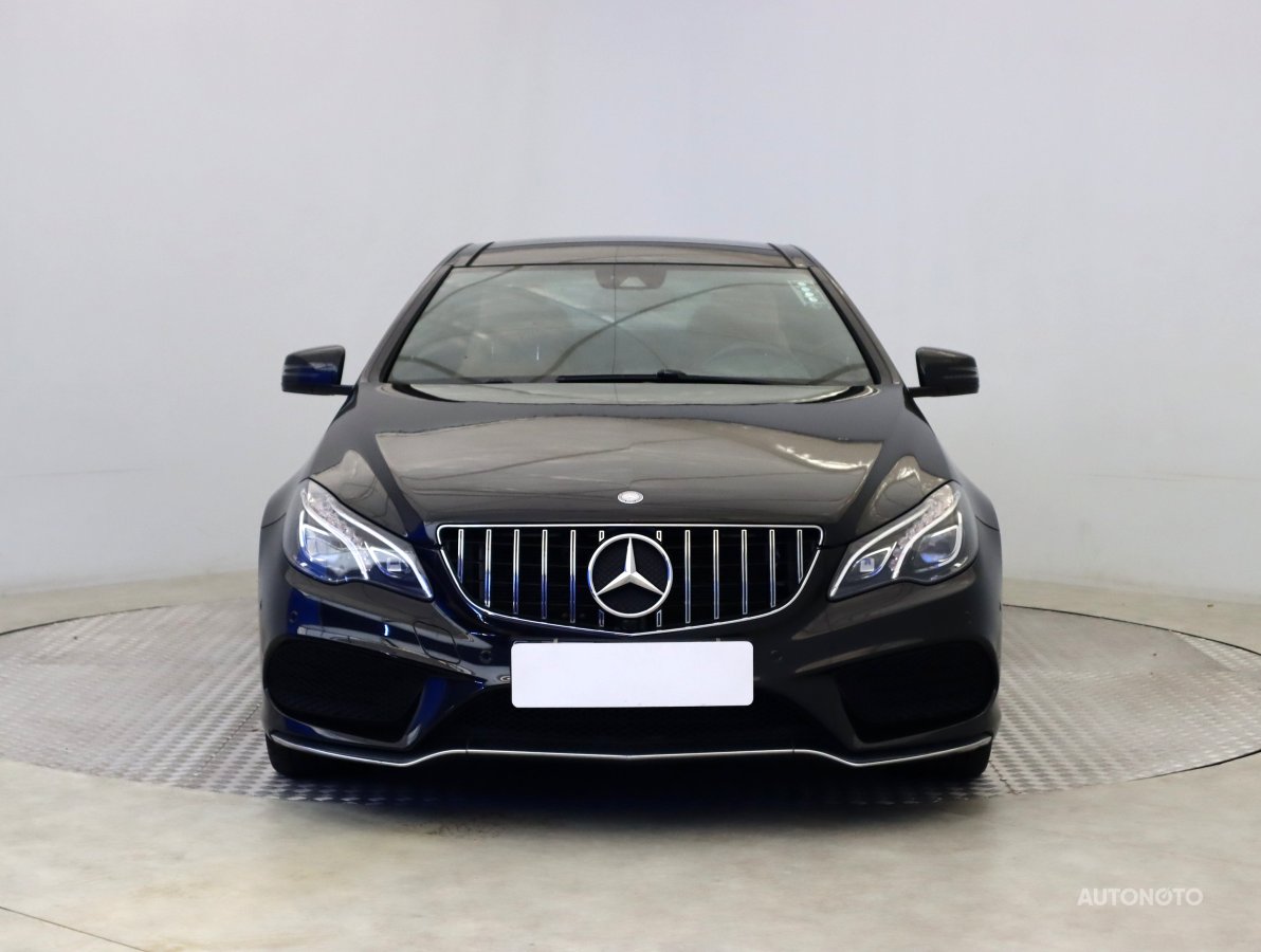 Mercedes-Benz E, 2015 - pohled č. 2