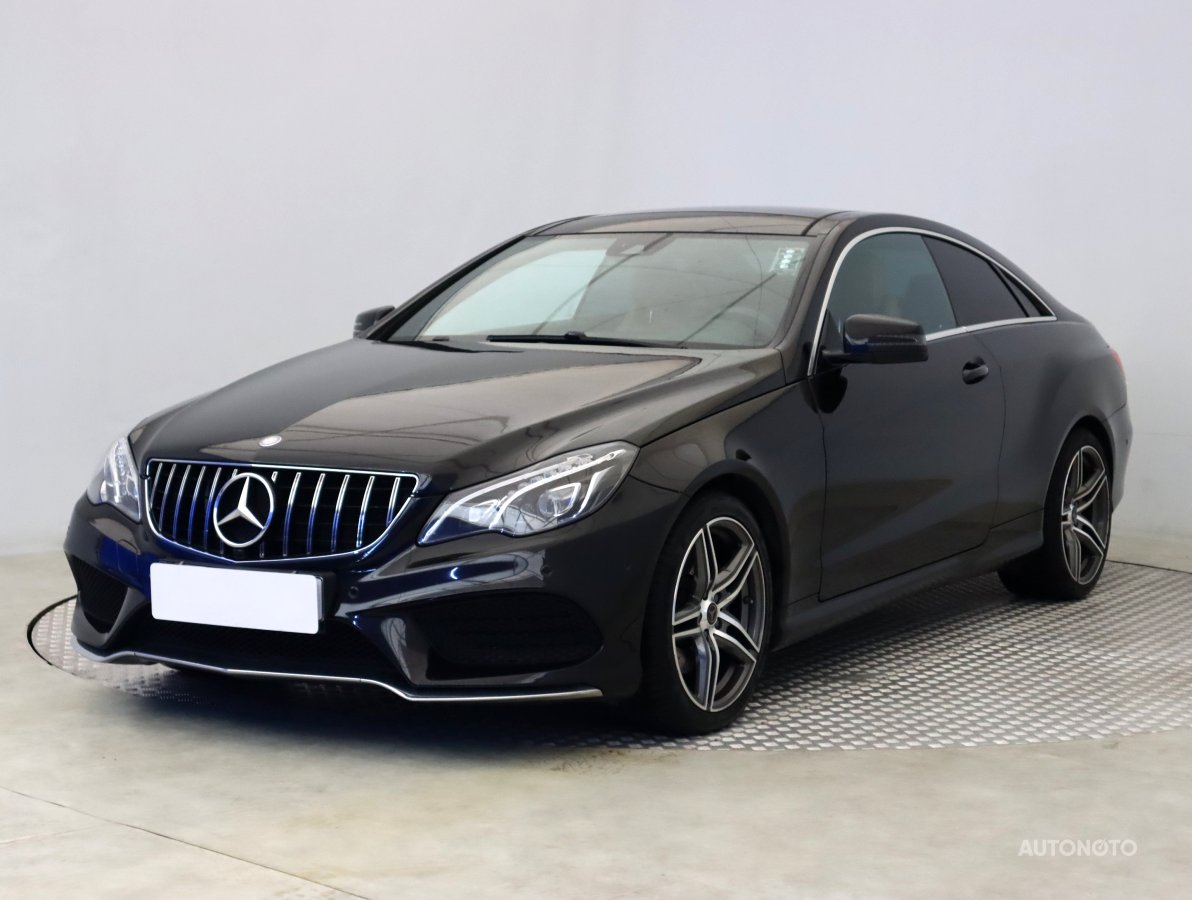 Mercedes-Benz E, 2015 - pohled č. 3