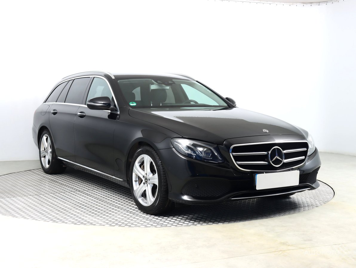 Mercedes-Benz E, 2019 - celkový pohled