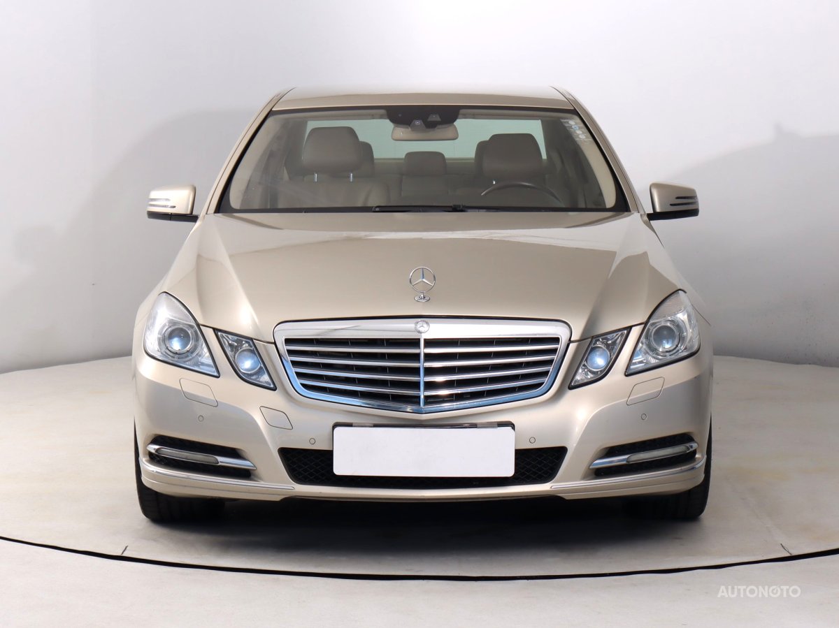 Mercedes-Benz E, 2010 - pohled č. 2