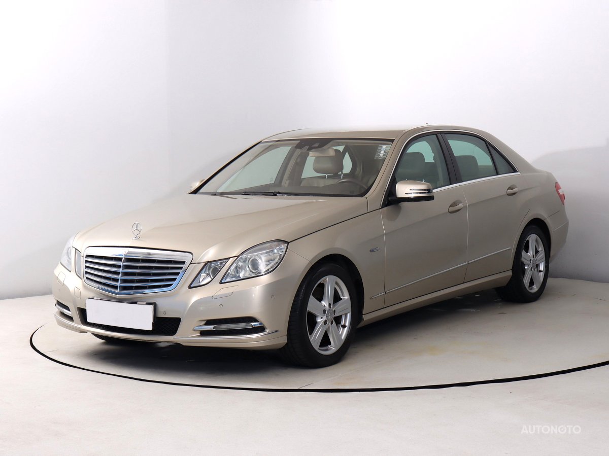 Mercedes-Benz E, 2010 - pohled č. 3