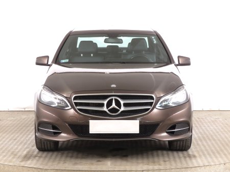 Mercedes-Benz E, 2016 - pohled č. 2