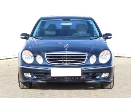 Mercedes-Benz E, 2006 - pohled č. 2