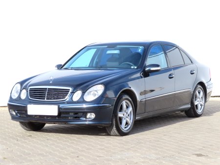 Mercedes-Benz E, 2006 - pohled č. 3