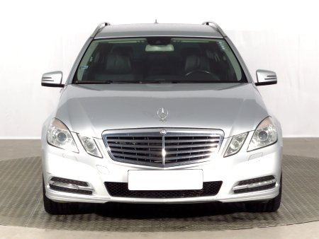 Mercedes-Benz E, 2012 - pohled č. 2