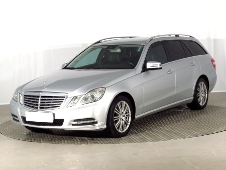 Mercedes-Benz E, 2012 - pohled č. 3