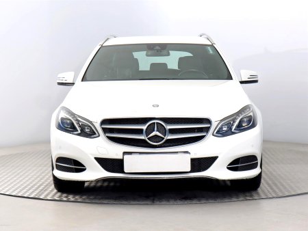 Mercedes-Benz E, 2013 - pohled č. 2