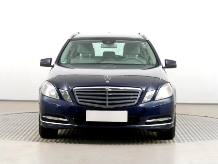 Mercedes-Benz E, 2013 - pohled č. 2