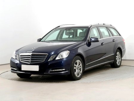 Mercedes-Benz E, 2013 - pohled č. 3