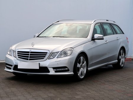 Mercedes-Benz E, 2012 - pohled č. 3