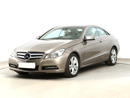 Mercedes-Benz E, 2012 - pohled č. 3