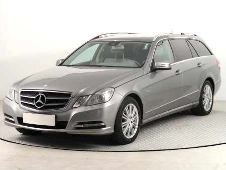 Mercedes-Benz E, 2012 - pohled č. 3