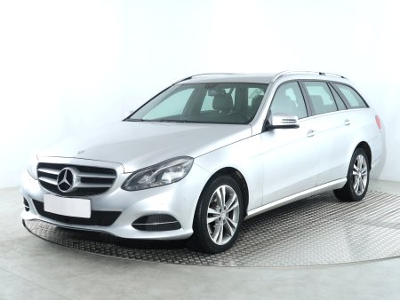 Mercedes-Benz E, 2014 - pohled č. 3