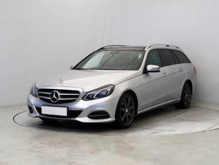 Mercedes-Benz E, 2013 - pohled č. 3