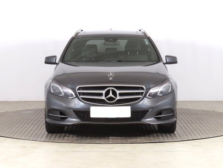 Mercedes-Benz E, 2014 - pohled č. 2
