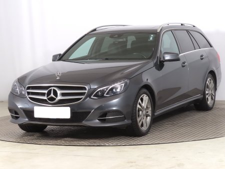 Mercedes-Benz E, 2014 - pohled č. 3