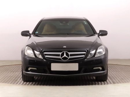 Mercedes-Benz E, 2009 - pohled č. 2