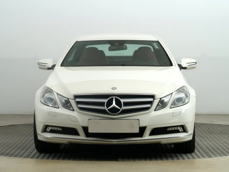 Mercedes-Benz E, 2009 - pohled č. 2