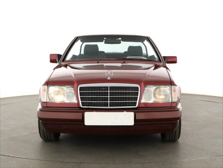Mercedes-Benz E, 1994 - pohled č. 2