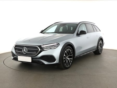 Mercedes-Benz E, 2024 - pohled č. 3