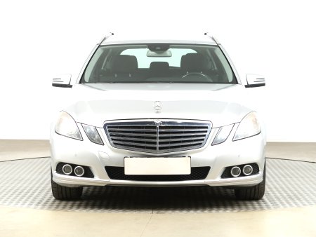 Mercedes-Benz E, 2010 - pohled č. 2