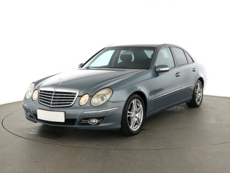 Mercedes-Benz E, 2006 - pohled č. 3