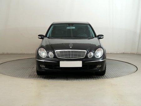 Mercedes-Benz E, 2006 - pohled č. 2