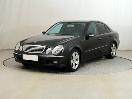 Mercedes-Benz E, 2006 - pohled č. 3