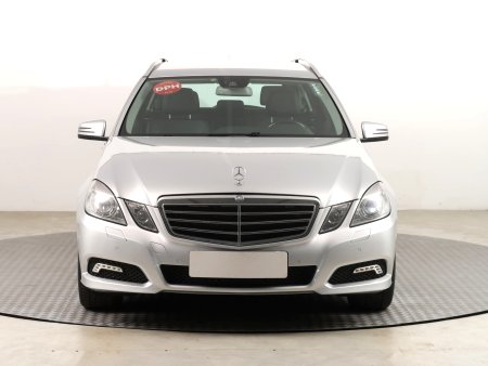 Mercedes-Benz E, 2010 - pohled č. 2