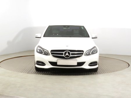 Mercedes-Benz E, 2014 - pohled č. 2