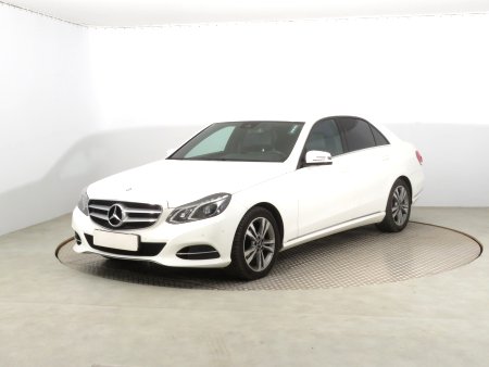 Mercedes-Benz E, 2014 - pohled č. 3