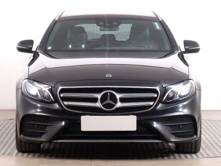 Mercedes-Benz E, 2017 - pohled č. 2
