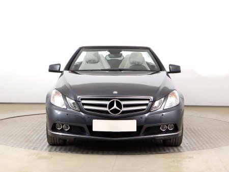 Mercedes-Benz E, 2010 - pohled č. 2