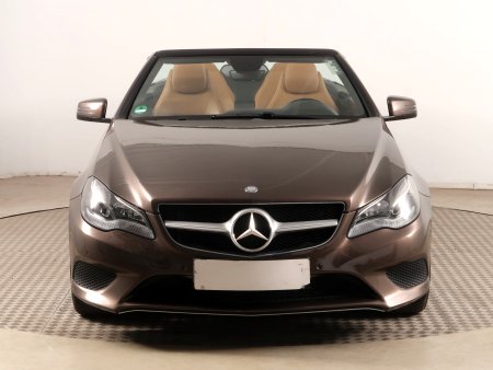 Mercedes-Benz E, 2014 - pohled č. 2