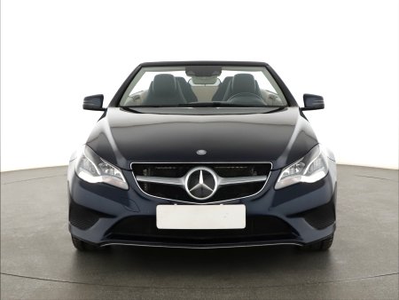 Mercedes-Benz E, 2016 - pohled č. 2