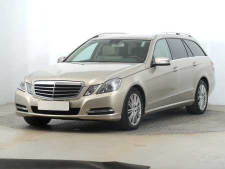 Mercedes-Benz E, 2012 - pohled č. 3