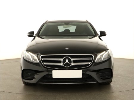 Mercedes-Benz E, 2016 - pohled č. 2