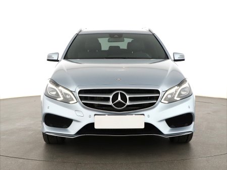 Mercedes-Benz E, 2013 - pohled č. 2