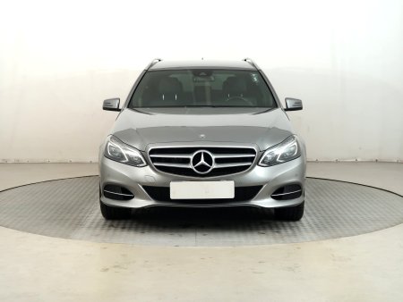 Mercedes-Benz E, 2013 - pohled č. 2