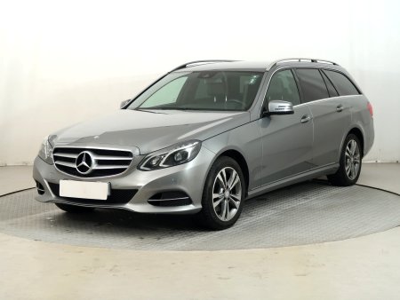 Mercedes-Benz E, 2013 - pohled č. 3