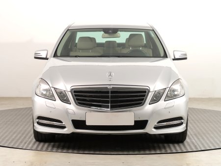 Mercedes-Benz E, 2010 - pohled č. 2