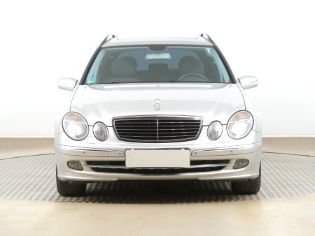 Mercedes-Benz E, 2006 - pohled č. 2