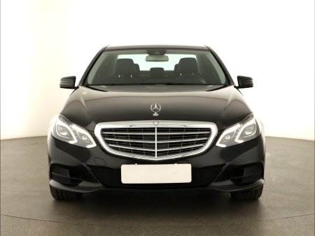 Mercedes-Benz E, 2015 - pohled č. 2