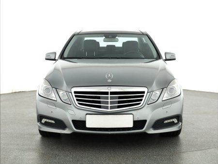 Mercedes-Benz E, 2010 - pohled č. 2