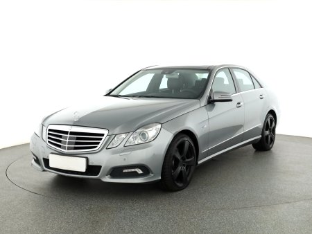 Mercedes-Benz E, 2010 - pohled č. 3